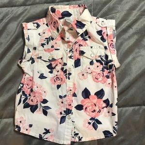 Super cute bell sleeve button up